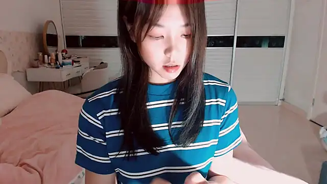 -Lucky Girl online show from April 24, 1:02 pm
