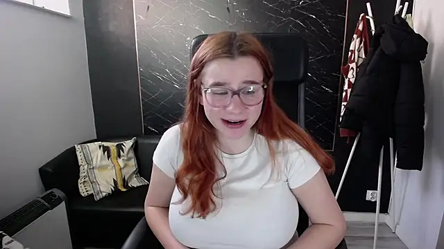 littleviki7 online show from December 31, 11:20 am