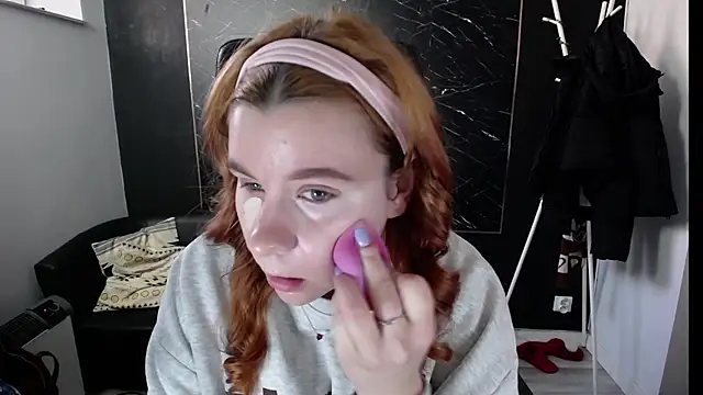 littleviki7 online show from March 21, 5:54 am