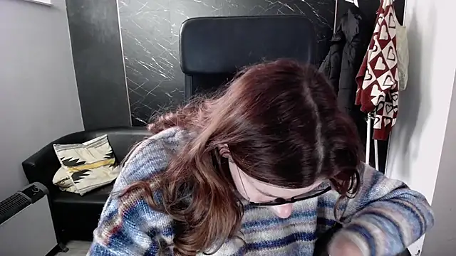 littleviki7 online show from October 27, 7:34 am