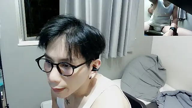 Snapshot of UndreamtM chatting on September 13, 1:44 pm UndreamtM online show from September 13, 1:44 pm