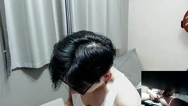 Snapshot of UndreamtM chatting on September 18, 2:08 pm UndreamtM online show from September 18, 2:08 pm