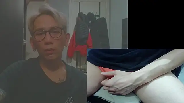 Snapshot of UndreamtM chatting on January 18, 2:21 pm UndreamtM online show from January 18, 2:21 pm