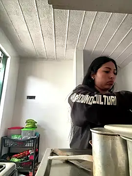 emmyjhonson07 online show from January 16, 4:22 pm