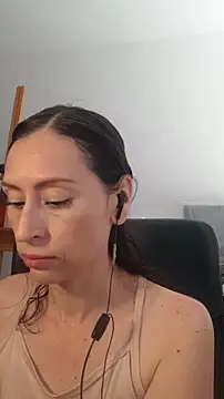 Snapshot of AliceRossi chatting on November 5, 3:56 pm AliceRossi online show from November 5, 3:56 pm