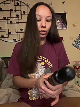 Snapshot of _Neeka_ chatting on January 8, 11:21 am Neeka online show from January 8, 11:21 am