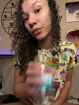 Snapshot of _Neeka_ chatting on January 16, 11:15 am Neeka online show from January 16, 11:15 am