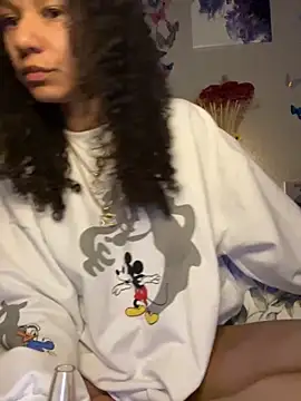 Snapshot of _Neeka_ chatting on October 11, 3:28 am Neeka online show from October 11, 3:28 am