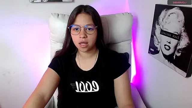 Snapshot of SamanthaRoldaan chatting on January 20, 4:45 pm SamanthaRoldaan online show from January 20, 4:45 pm