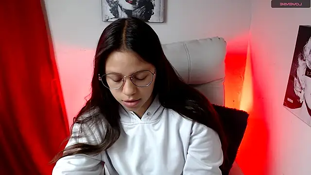Snapshot of SamanthaRoldaan chatting on January 26, 1:47 pm SamanthaRoldaan online show from January 26, 1:47 pm