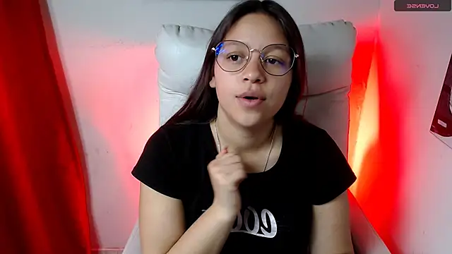Snapshot of SamanthaRoldaan chatting on January 27, 7:46 pm SamanthaRoldaan online show from January 27, 7:46 pm