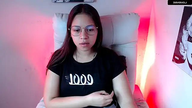 Snapshot of SamanthaRoldaan chatting on February 3, 1:19 pm SamanthaRoldaan online show from February 3, 1:19 pm