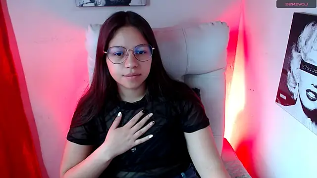 Snapshot of SamanthaRoldaan chatting on February 4, 1:38 pm SamanthaRoldaan online show from February 4, 1:38 pm