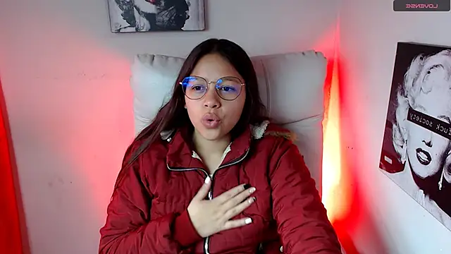 Snapshot of SamanthaRoldaan chatting on February 5, 1:33 pm SamanthaRoldaan online show from February 5, 1:33 pm