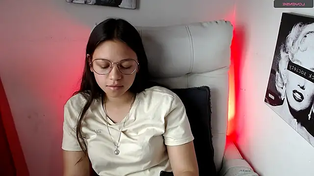 Snapshot of SamanthaRoldaan chatting on February 6, 4:25 pm SamanthaRoldaan online show from February 6, 4:25 pm