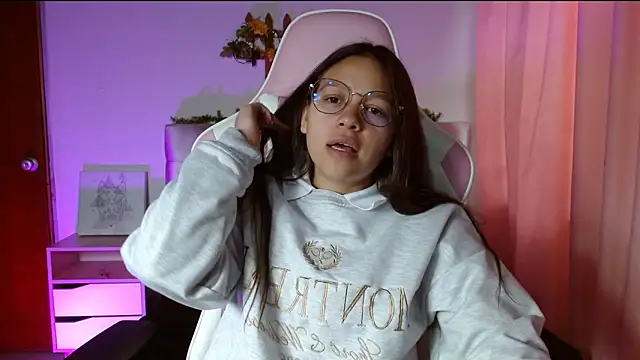 Snapshot of SamanthaRoldaan chatting on February 13, 8:45 pm SamanthaRoldaan online show from February 13, 8:45 pm
