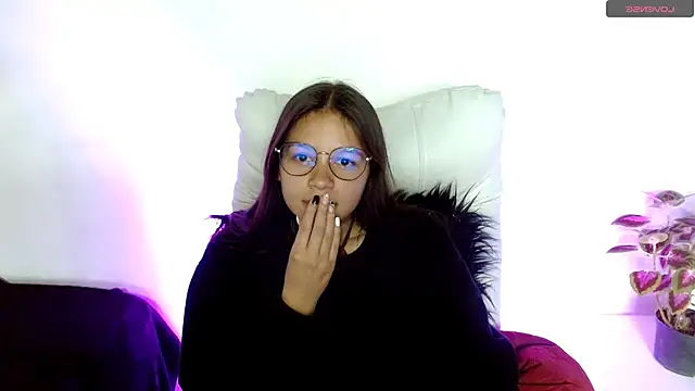 Snapshot of SamanthaRoldaan chatting on February 14, 8:48 pm SamanthaRoldaan online show from February 14, 8:48 pm