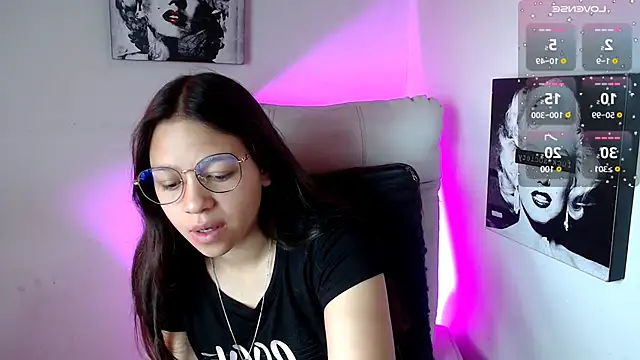 Snapshot of SamanthaRoldaan chatting on March 11, 1:01 pm SamanthaRoldaan online show from March 11, 1:01 pm