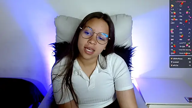 Snapshot of SamanthaRoldaan chatting on March 22, 6:47 pm SamanthaRoldaan online show from March 22, 6:47 pm