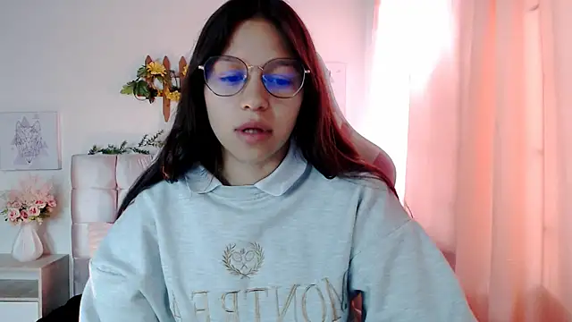Snapshot of SamanthaRoldaan chatting on September 9, 3:00 pm SamanthaRoldaan online show from September 9, 3:00 pm