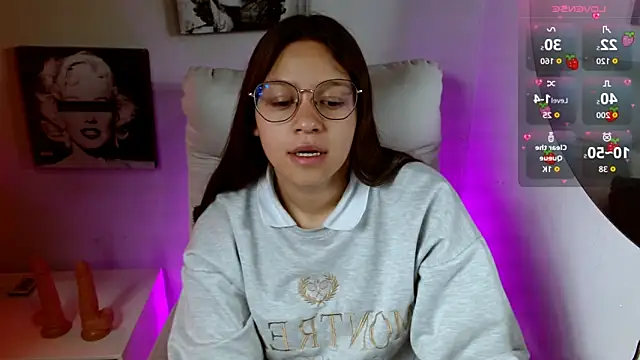 Snapshot of SamanthaRoldaan chatting on September 22, 2:52 pm SamanthaRoldaan online show from September 22, 2:52 pm