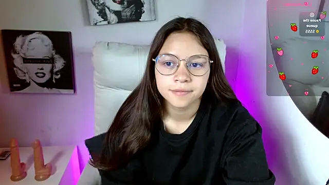Snapshot of SamanthaRoldaan chatting on September 23, 1:58 pm SamanthaRoldaan online show from September 23, 1:58 pm