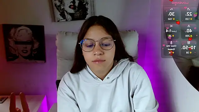 Snapshot of SamanthaRoldaan chatting on September 24, 3:26 pm SamanthaRoldaan online show from September 24, 3:26 pm