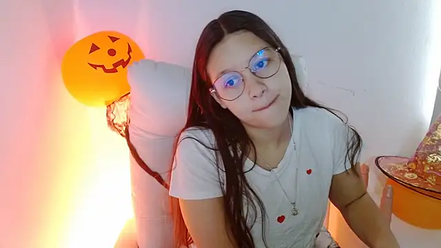 Snapshot of SamanthaRoldaan chatting on October 25, 12:34 pm SamanthaRoldaan online show from October 25, 12:34 pm