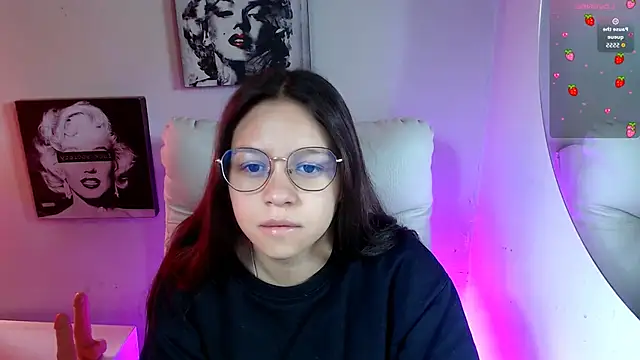 Snapshot of SamanthaRoldaan chatting on November 21, 1:54 pm SamanthaRoldaan online show from November 21, 1:54 pm