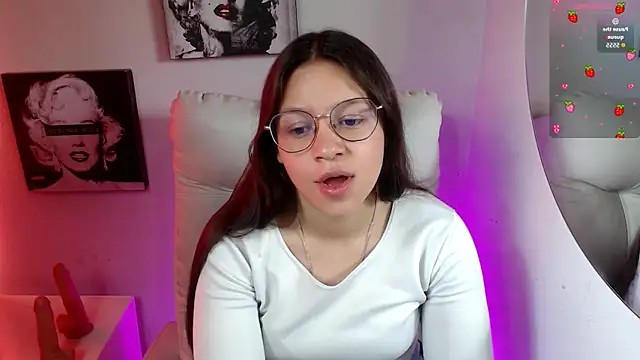 Snapshot of SamanthaRoldaan chatting on November 27, 2:08 pm SamanthaRoldaan online show from November 27, 2:08 pm