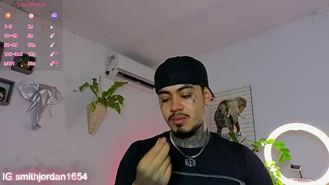 JordanSmiith  online show from November 15, 8:38 pm