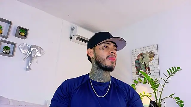 JordanSmiith  online show from February 25, 8:51 pm