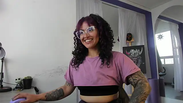 Snapshot of witchviolet chatting on March 3, 10:42 pm witchviolet online show from March 3, 10:42 pm