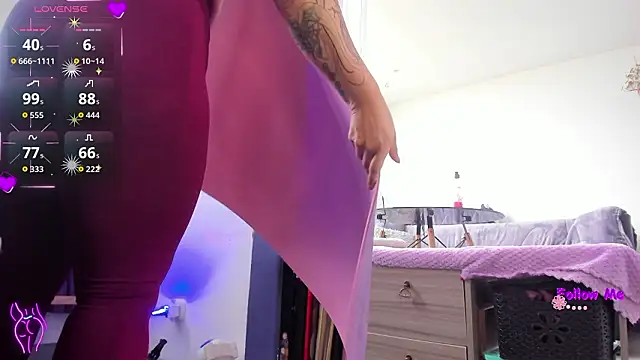 witchviolet online show from March 13, 3:40 pm