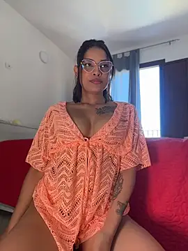 Snapshot of maykka chatting on May 11, 1:17 pm maykka online show from May 11, 1:17 pm