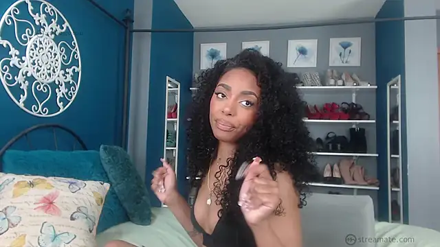 Snapshot of RobynKnight chatting on March 13, 8:15 am RobynKnight online show from March 13, 8:15 am