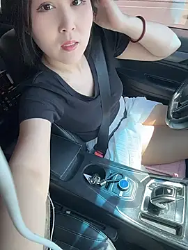 Snapshot of Fannywell chatting on May 21, 5:25 am Fannywell online show from May 21, 5:25 am
