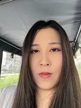 Snapshot of Fannywell chatting on May 29, 7:50 am Fannywell online show from May 29, 7:50 am