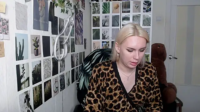 CapriScorpion online show from November 19, 8:25 am