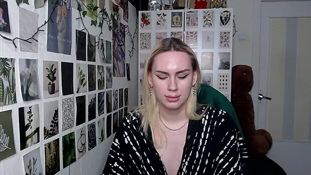 CapriScorpion online show from February 4, 1:50 pm