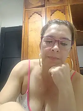 Snapshot of mademonsexy chatting on May 10, 3:23 am mademonsexy online show from May 10, 3:23 am