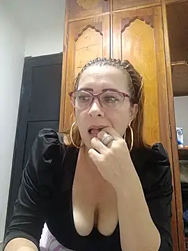 Snapshot of mademonsexy chatting on June 16, 3:31 am mademonsexy online show from June 16, 3:31 am