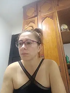 Snapshot of mademonsexy chatting on June 18, 4:24 am mademonsexy online show from June 18, 4:24 am