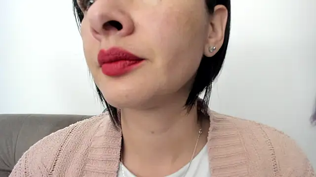 Snapshot of queen_fetish chatting on January 16, 9:48 am queen fetish online show from January 16, 9:48 am