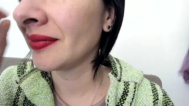 Snapshot of queen_fetish chatting on January 17, 10:11 am queen fetish online show from January 17, 10:11 am