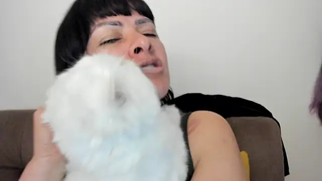 Snapshot of queen_fetish chatting on January 23, 12:14 am queen fetish online show from January 23, 12:14 am