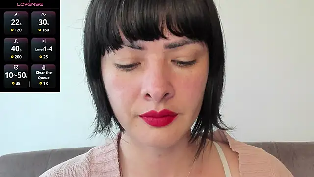 Snapshot of queen_fetish chatting on February 13, 9:38 pm queen fetish online show from February 13, 9:38 pm