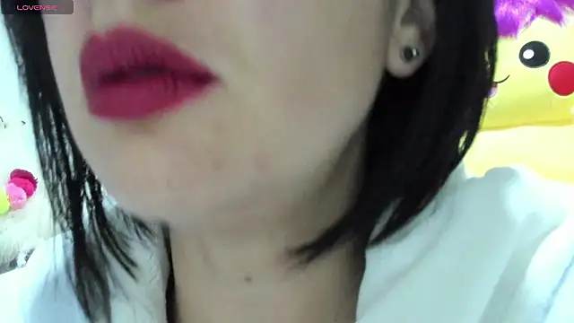 Snapshot of queen_fetish chatting on March 16, 9:49 am queen fetish online show from March 16, 9:49 am