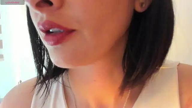 Snapshot of queen_fetish chatting on October 9, 1:20 pm queen fetish online show from October 9, 1:20 pm