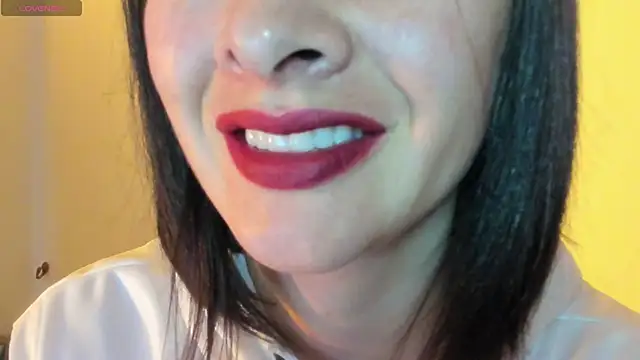 Snapshot of queen_fetish chatting on October 14, 10:38 am queen fetish online show from October 14, 10:38 am